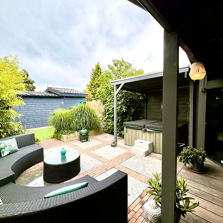Buddha Style Family House & Jacuzzi & Sauna Near Amsterdam Vijfhuizen Esterno foto