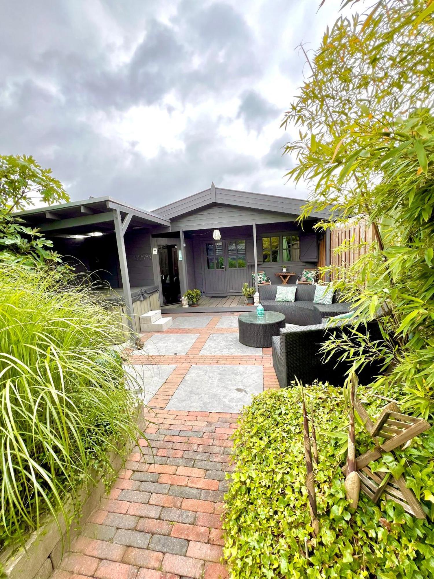 Buddha Style Family House & Jacuzzi & Sauna Near Amsterdam Vijfhuizen Esterno foto