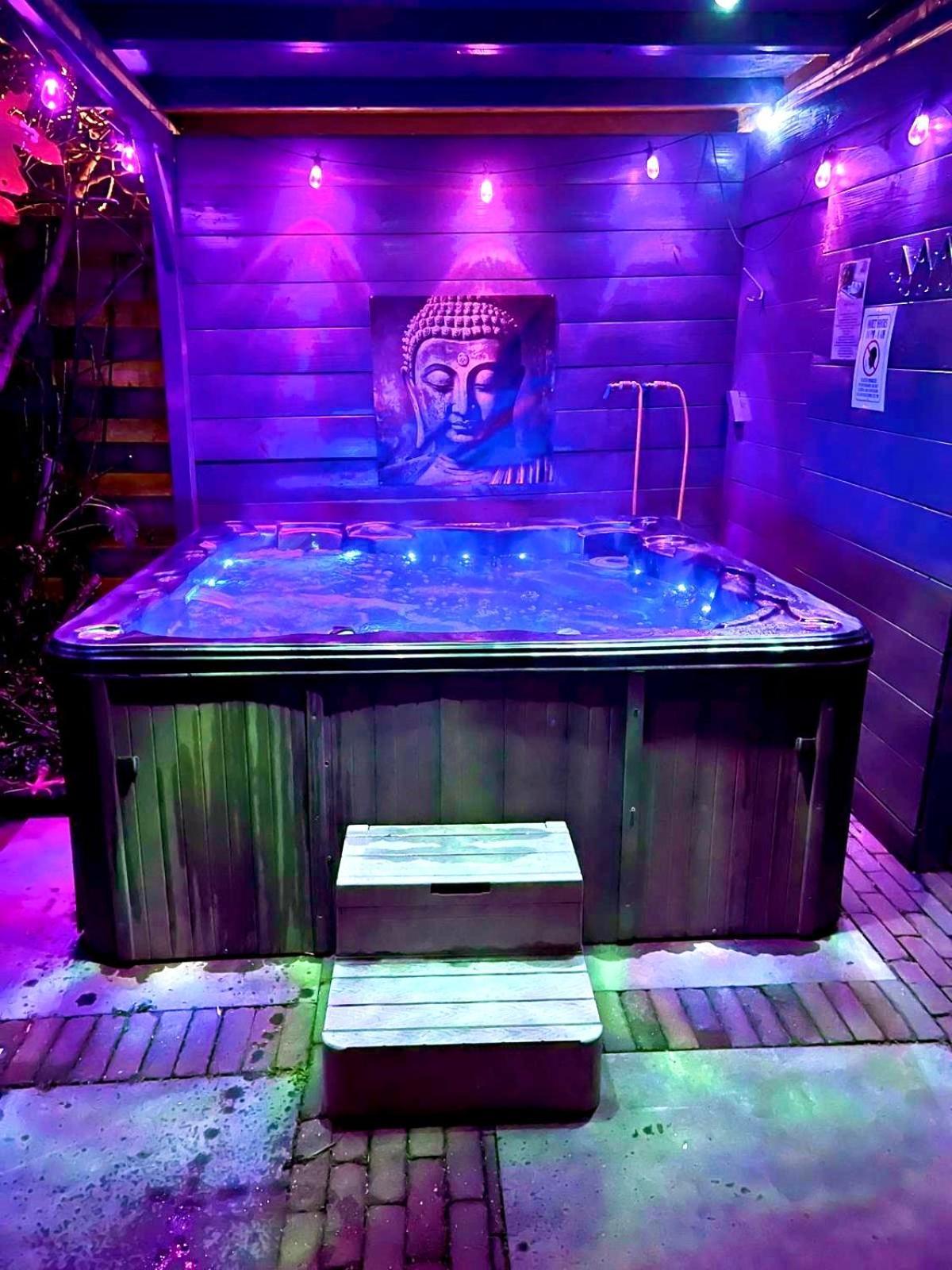 Buddha Style Family House & Jacuzzi & Sauna Near Amsterdam Vijfhuizen Esterno foto